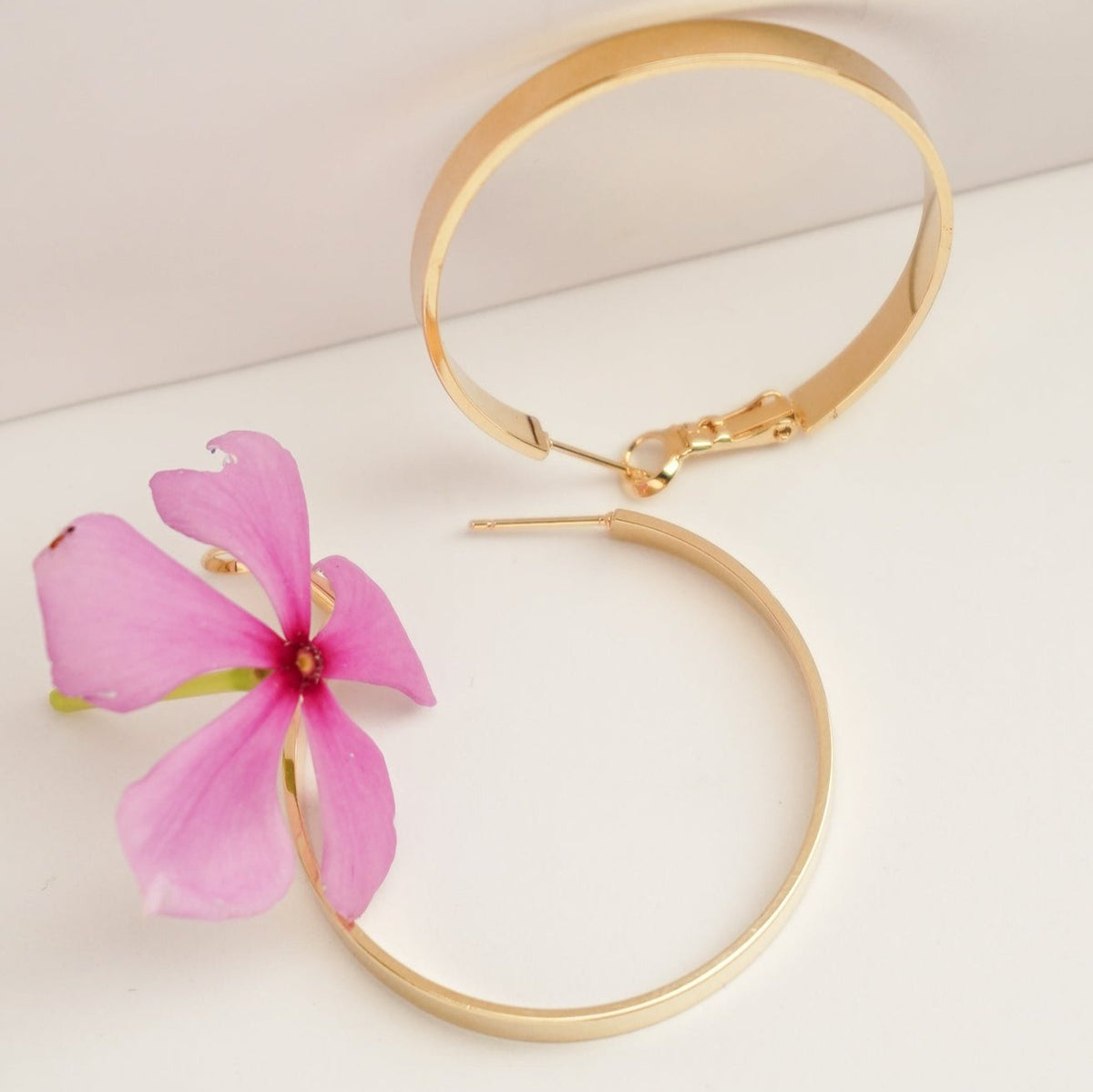 KAY | Light Gold Hoops