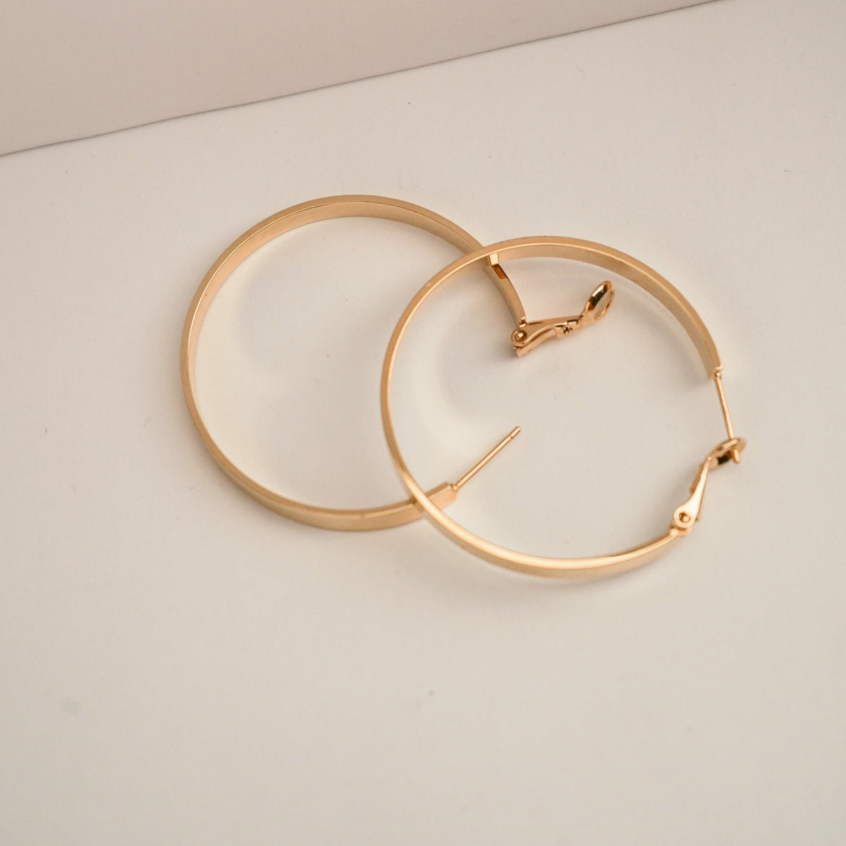 KAY | Light Gold Hoops